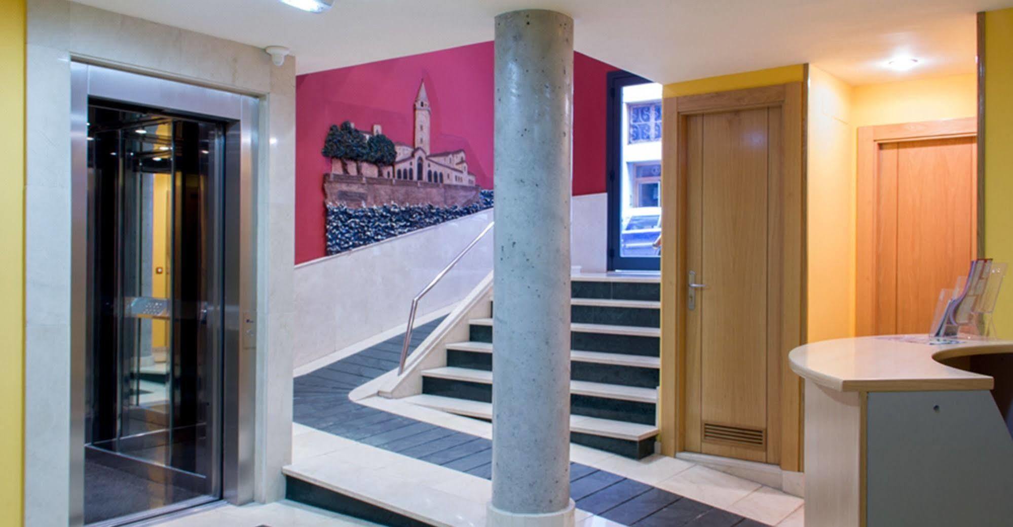 Apartamentos Cean Bermudez Gijón Exterior foto